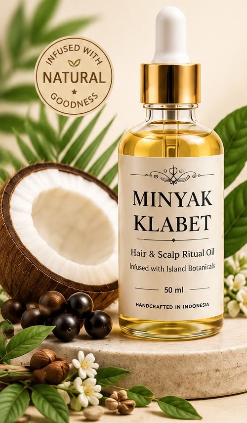 Botol Minyak Klabet, hair and scalp ritual oil, dengan kelapa dan biji klabet di sekitarnya